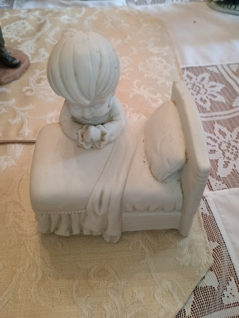 Decorative Child on Bed Praying Figurine - Spencer Gift 1975 Japan 4x4.5x3.5
